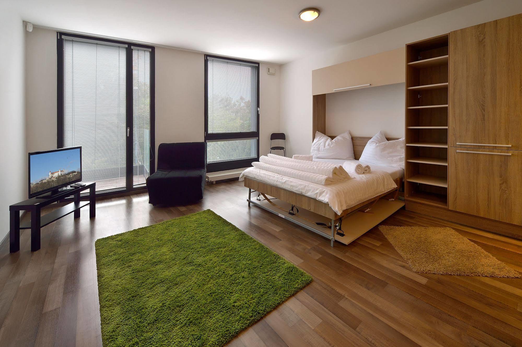 Ambiente Serviced Apartments - Dunajska Μπρατισλάβα Εξωτερικό φωτογραφία